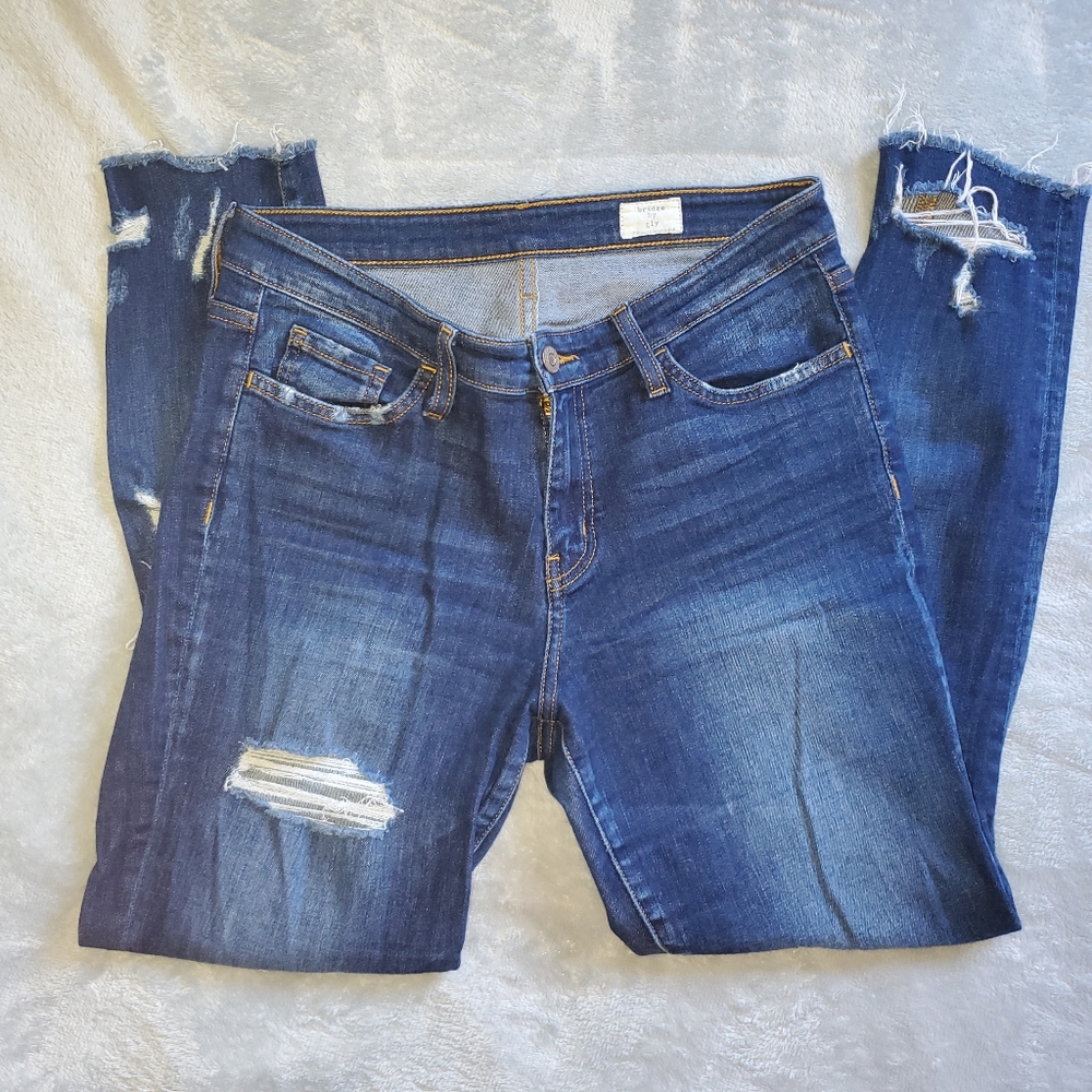 Buckle Bridge by Gly Destructed Jeans